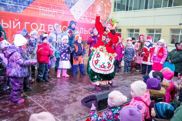 Приходите на фестиваль новогодних персонажей!