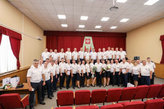 Глава округа поздравил служащих Госавтоинспекции с профессиональным праздником Глава округа поздравил служащих Госавтоинспекции с профессиональным праздником