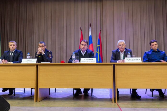 Отчетная встреча с жителями прошла на Весенней Отчетная встреча с жителями прошла на Весенней