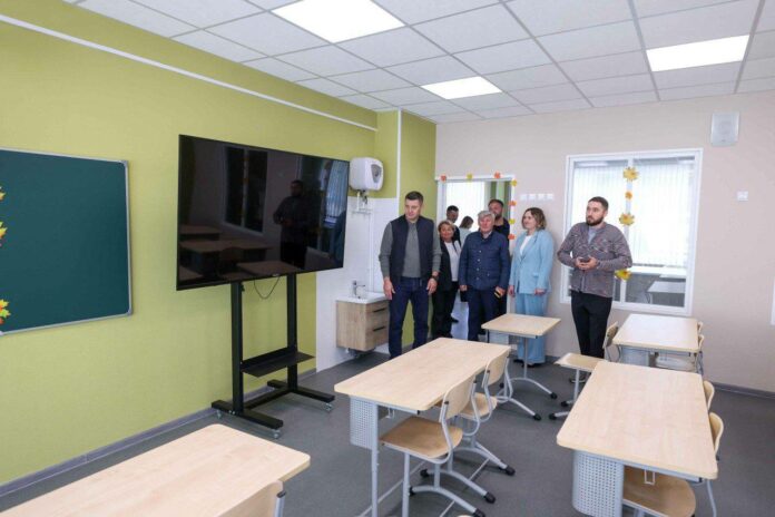 Глава округа Григорий Артамонов оценил готовность трёх школ к новому учебному году