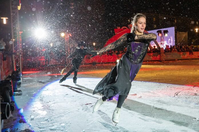 В Подольске прошло ледовое шоу «Белоснежка» В Подольске прошло ледовое шоу «Белоснежка»