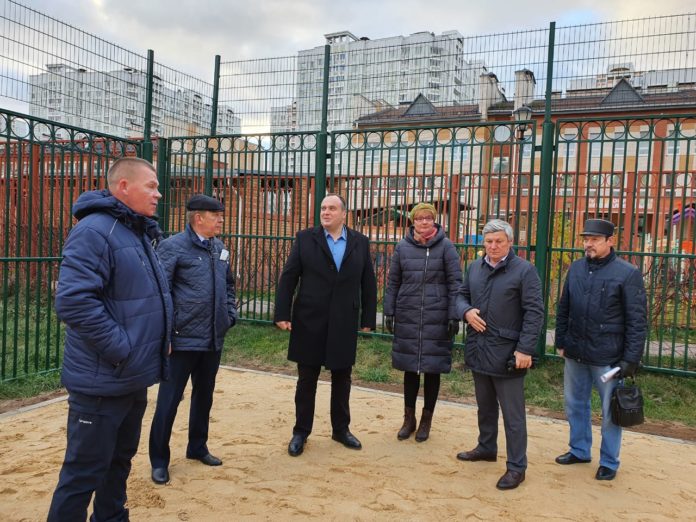 В Подольске состоялась приемка волейбольной площадки на стадионе гимназии №7 В Подольске состоялась приемка волейбольной площадки на стадионе гимназии №7