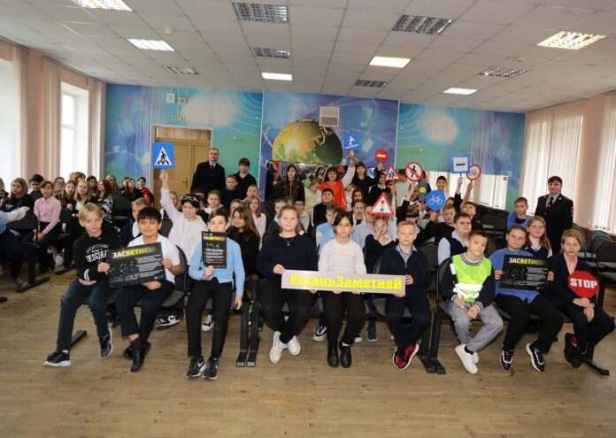 В Подольске автоинспекторы проводят цикл информационных встреч со школьниками В Подольске автоинспекторы проводят цикл информационных встреч со школьниками