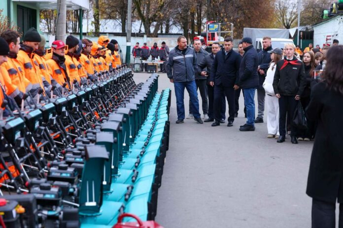 Подольский комбинат благоустройства подготовился к предстоящей зиме Подольский комбинат благоустройства подготовился к предстоящей зиме