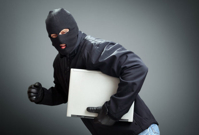 Сотрудники полиции задержали подозреваемых в мошенничестве в Подольске Сотрудники полиции задержали подозреваемых в мошенничестве в Подольске