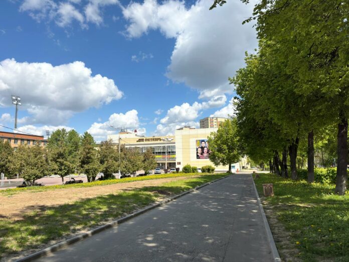 Территорию на улице Свердлова благоустроили после замены теплотрассы Территорию на улице Свердлова благоустроили после замены теплотрассы