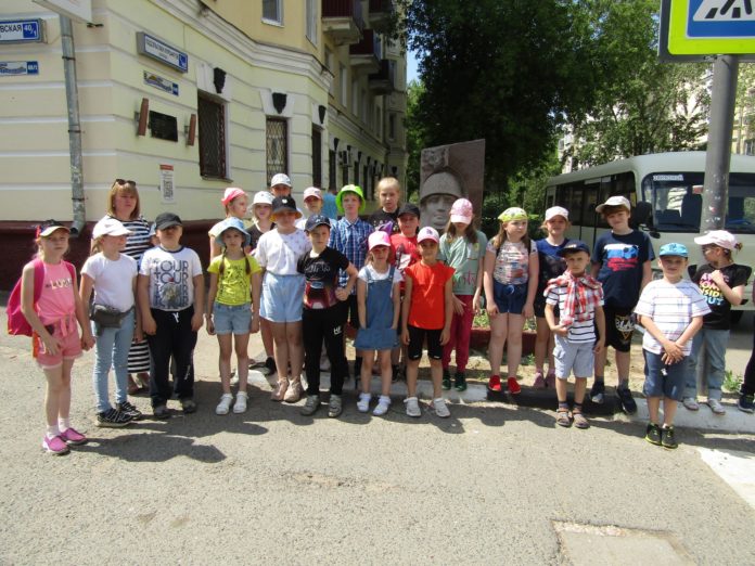 Экскурсия по микрорайону Шепчинки состоялась для детей в Подольске Экскурсия по микрорайону Шепчинки состоялась для детей в Подольске