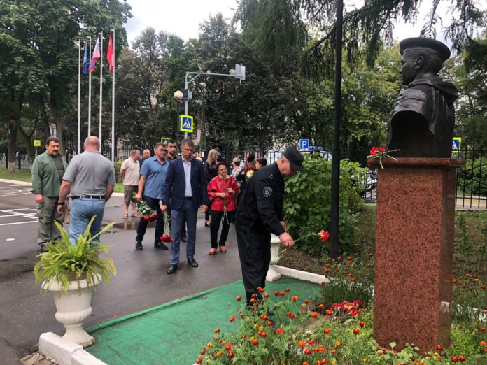 Память Героя России Александра Монетова почтили росгвардейцы 30 августа