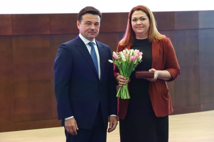 Инженера строительной компании «Триумф» Людмилу Миносянц удостоили звания «Заслуженный строитель Московской области»