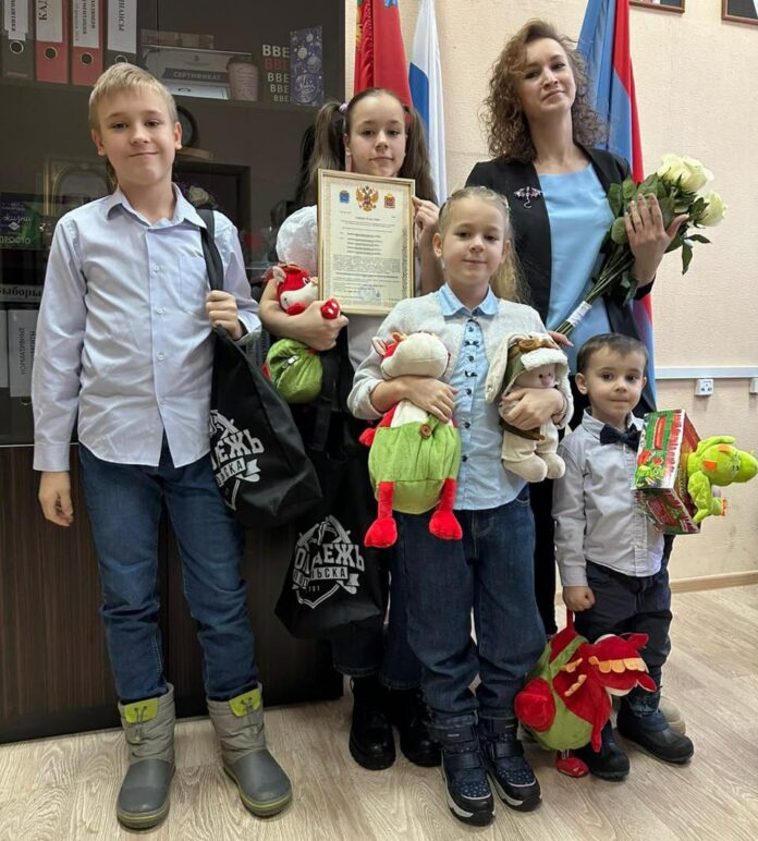 В Подольске многодетная семья переедет в новую квартиру благодаря участию в областной программе В Подольске многодетная семья переедет в новую квартиру благодаря участию в областной программе