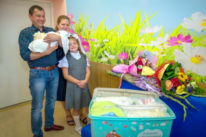 Подарочные наборы «Я родился в Подмосковье» получили почти 100 семей