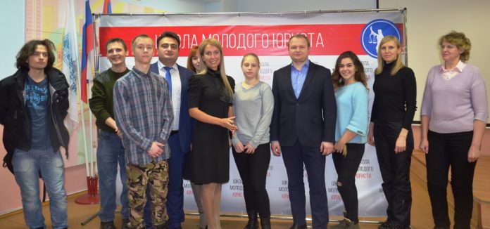 Представитель Уполномоченного по правам человека провела встречу в подольской школе молодого юриста Представитель Уполномоченного по правам человека провела встречу в подольской школе молодого юриста