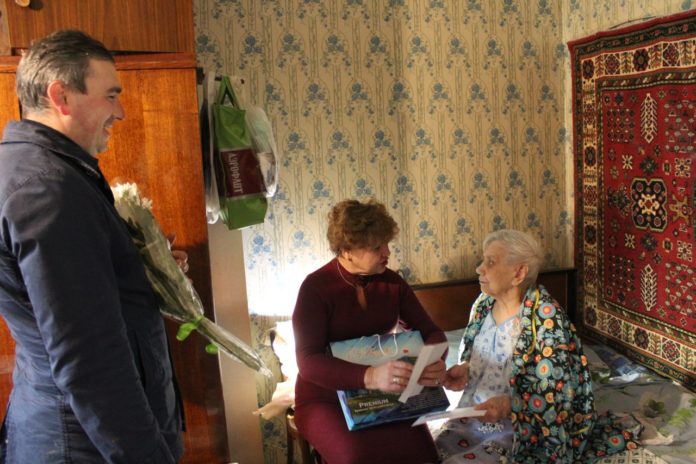 Поздравляем труженицу тыла Муханькову Юлию Ивановну с 90-летием!