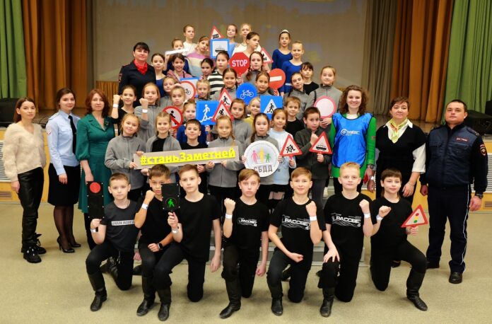 Сотрудники подмосковной Госавтоинспекции и общественники провели интерактивный практикум по безопасности дорожного движения Сотрудники подмосковной Госавтоинспекции и общественники провели интерактивный практикум по безопасности дорожного движения