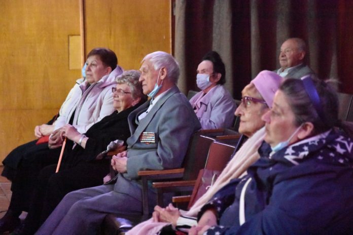 Встреча ветеранов “Зелёновские посиделки” прошла в ДК имени К. Маркса Встреча ветеранов “Зелёновские посиделки” прошла в ДК имени К. Маркса