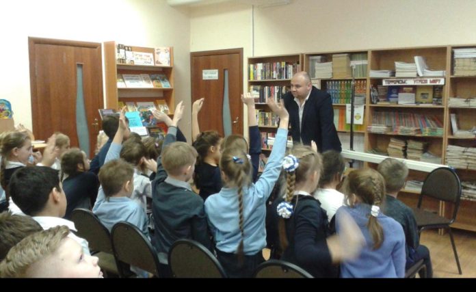 В Библиотеке № 25 поселка Дубровицы прошла  акция «Преодоление»