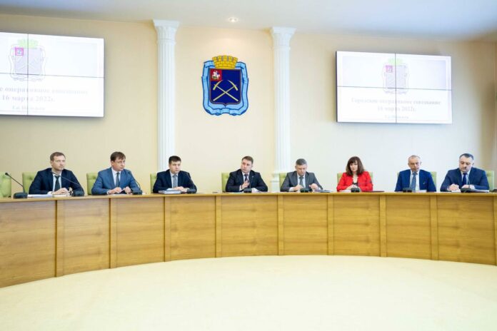 «Основные вопросы аппаратного совещания 16 марта касались социально-экономической обстановки» – проинформировал Дмитрий Жариков «Основные вопросы аппаратного совещания 16 марта касались социально-экономической обстановки» – проинформировал Дмитрий Жариков