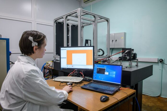 В Подольске школьники создают виртуальную лабораторию вместе с НИИ НПО «ЛУЧ» В Подольске школьники создают виртуальную лабораторию вместе с НИИ НПО «ЛУЧ»