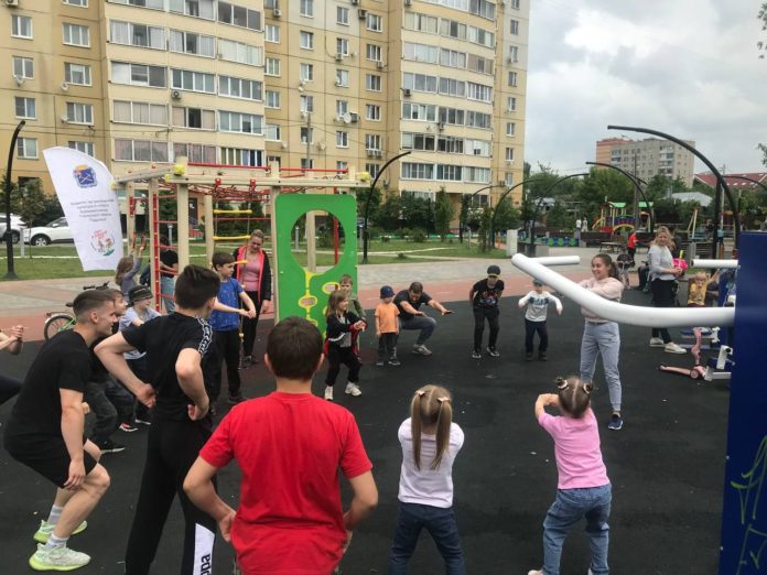 Акция «Спорт в каждый двор» прошла на Бульваре Юности в Подольске