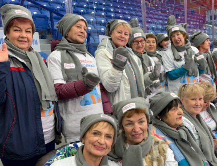 Активное долголетие: в ледовом дворце Витязь состоялся открытый урок по катанию на коньках