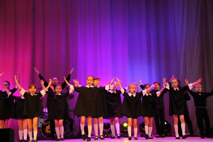 Благотворительный концерт творческих коллективов КПЦ “Дубровицы” прошел в Подольске Благотворительный концерт творческих коллективов КПЦ “Дубровицы” прошел в Подольске