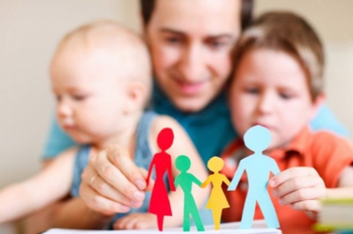 Более 20 семей в Подольске, воспитывающих детей-инвалидов, получили ежегодную выплату