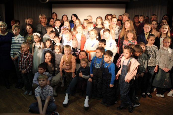 В молодёжном центре “Максимум” Подольска душевно отметили День Матери