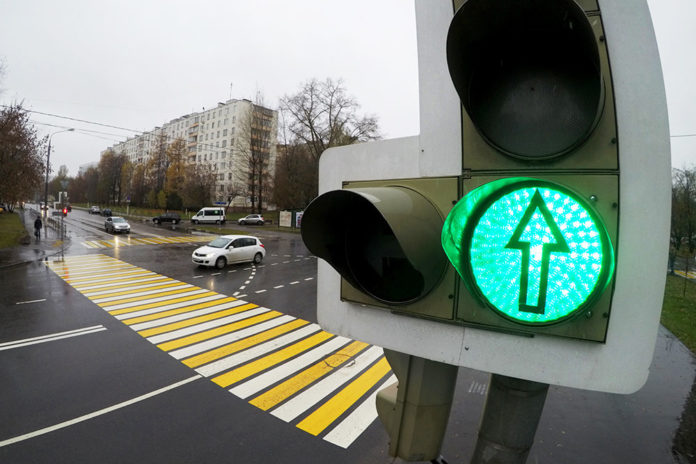 В Большом Подольске заработали новые светофоры В Большом Подольске заработали новые светофоры