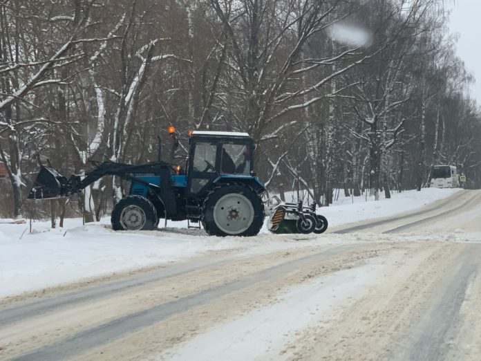 Работы по уборке снега на улично-дорожной сети в Климовске продолжаются