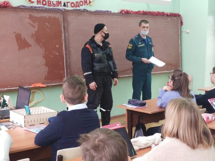 Занятия по правилам безопасного поведения на водных объектах провели для подольских школьников Занятия по правилам безопасного поведения на водных объектах провели для подольских школьников