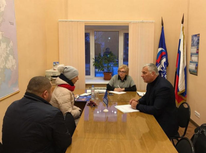 Подольские партийцы продолжают вести прием населения в рамках недели приемов. Подольские партийцы продолжают вести прием населения в рамках недели приемов.