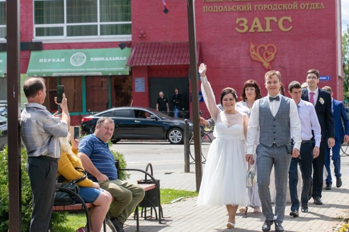 И в ЗАГС, и в океанариум. Можно! И в ЗАГС, и в океанариум. Можно!