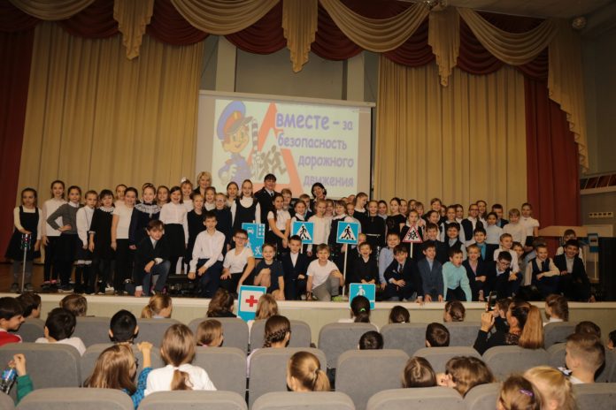 В Подольске автоинспекторы организовали концерт, посвященный празднованию Дня создания ЮИД