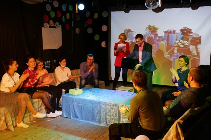 “День подарков” прошел в КДЦ “Южный” “День подарков” прошел в КДЦ “Южный”