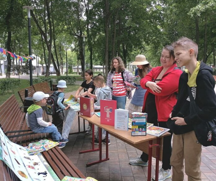 Площадки летнего чтения работают в парках Подольска