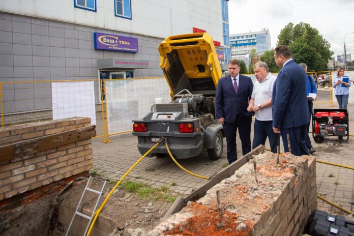 Глава Большого Подольска проверил работы по реконструкции подземного пешеходного перехода на улице Комсомольской