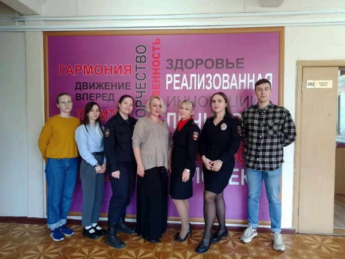 В Подольске полицейские провели профилактические беседы со школьниками В Подольске полицейские провели профилактические беседы со школьниками