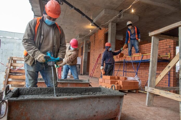 В микрорайоне Кутузово продолжается строительство общеобразовательных учреждений В микрорайоне Кутузово продолжается строительство общеобразовательных учреждений