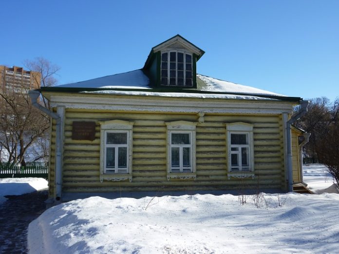 Дом с мезонином. Ленин и Подольск Дом с мезонином. Ленин и Подольск