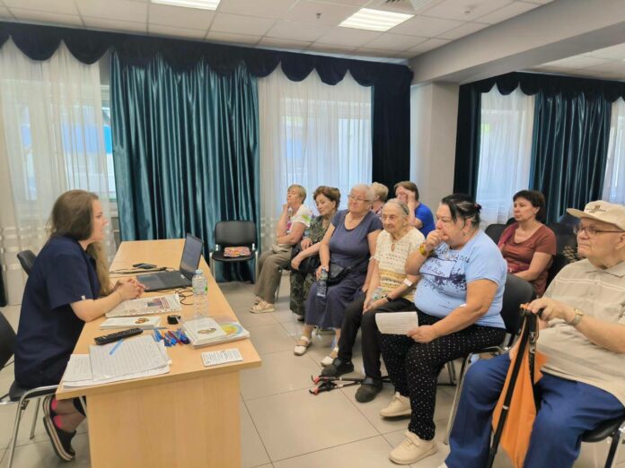 Подольским «долголетам» рассказали о правилах здорового образа жизни