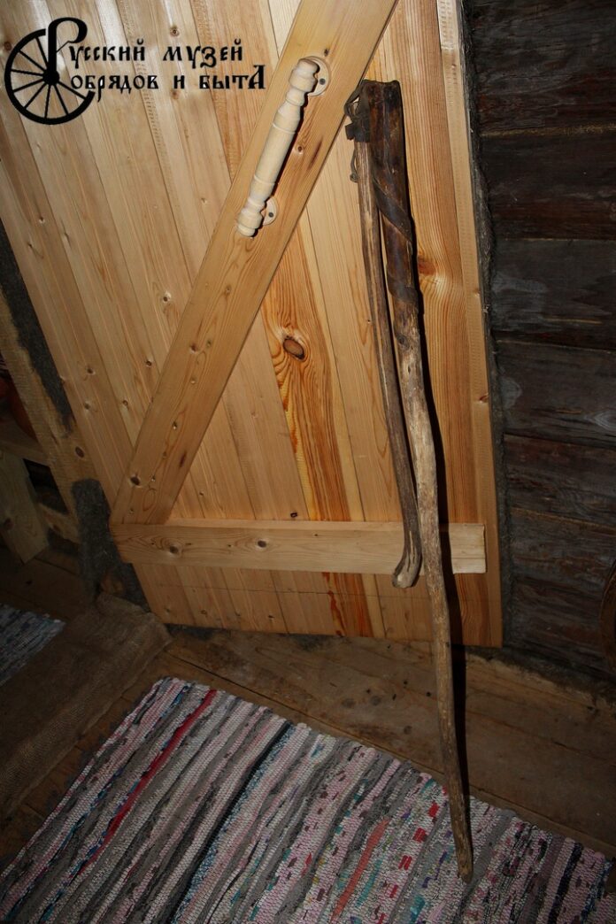 Сотрудники “Русского музея обрядов и быта” ведут тщательную работу по сбору и сохранению историко-культурного... Сотрудники “Русского музея обрядов и быта” ведут тщательную работу по сбору и сохранению историко-культурного...