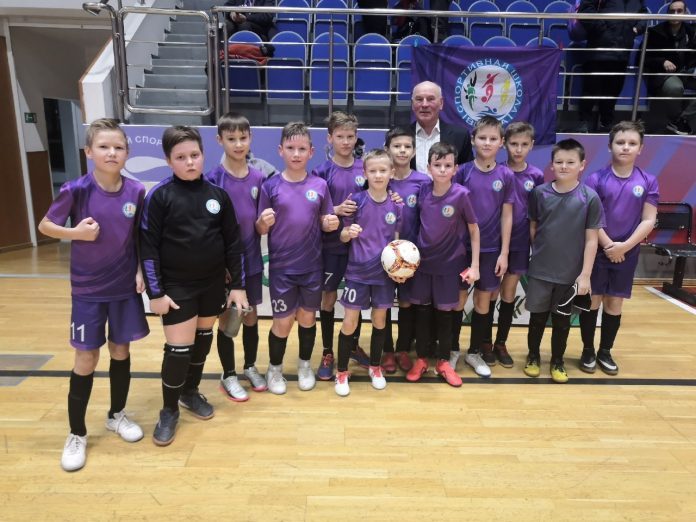 Сборная подольской спортшколы «Весна» лидирует в областном первенстве по мини-футболу Сборная подольской спортшколы «Весна» лидирует в областном первенстве по мини-футболу