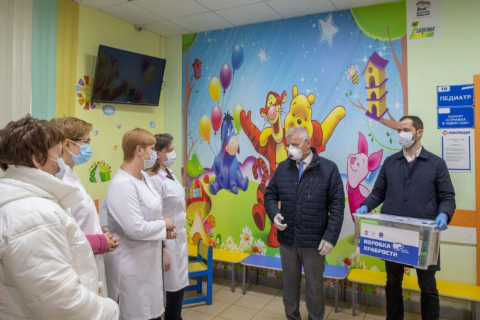 Детским медицинским учреждениям Большого Подольска передали подарочные наборы в День защиты детей