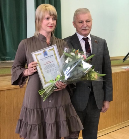 Вячеслав Фетисов и Павел Максимович поздравили с 8 Марта сотрудниц Центрального архива Министерства обороны...