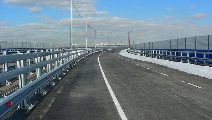 Внимание: опасный участок дороги!