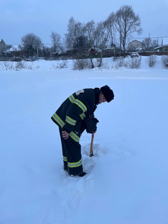 На Пахре и Гнилуше изменений толщины льда не выявлено На Пахре и Гнилуше изменений толщины льда не выявлено