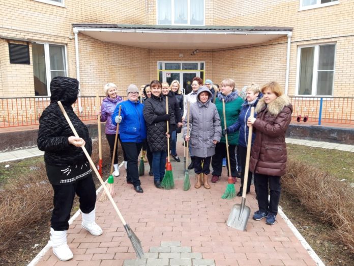 Более 900 пунктов выдачи инвентаря подготовили к субботнику в Подмосковье