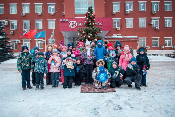 На “ЗиО-Подольск” прошла акция “Украсим ёлку вместе” На “ЗиО-Подольск” прошла акция “Украсим ёлку вместе”