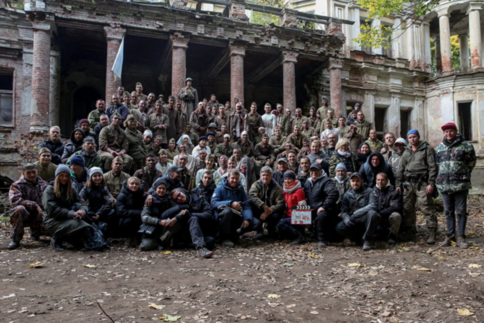 Киностудия «Военфильм» пригласила всех участников съемочного процесса на шапку!