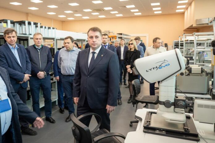 Выездной совет по вопросам промышленности и предпринимательства Подольска прошел на заводе «Физприбор» Выездной совет по вопросам промышленности и предпринимательства Подольска прошел на заводе «Физприбор»